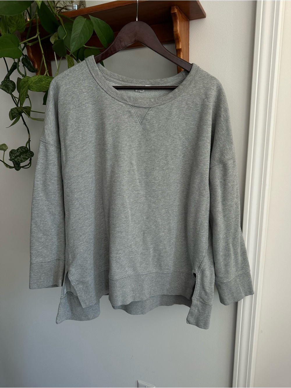 GAP Heather Gray Pullover Sweatshirt